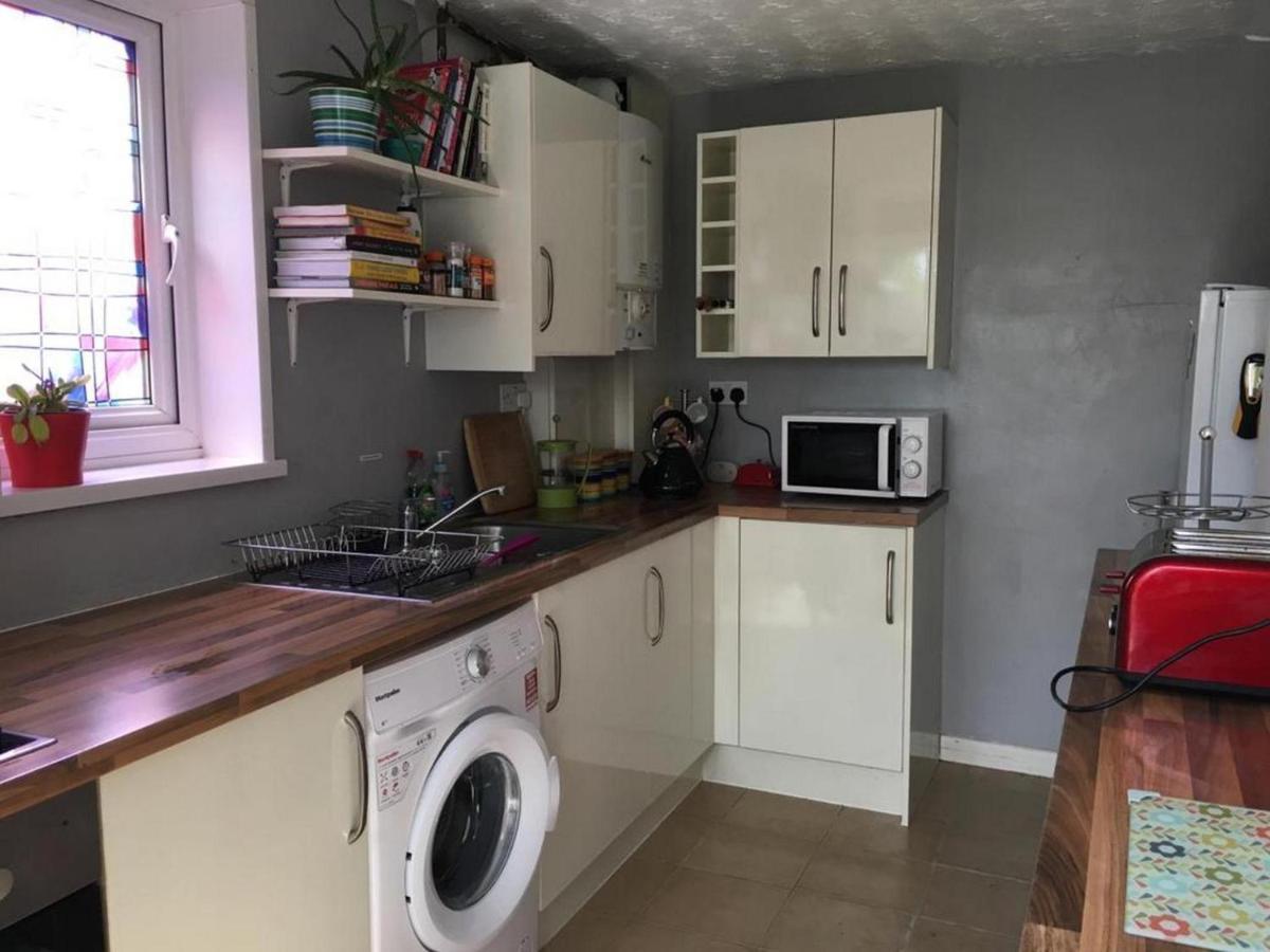 Wonderfully Cosy 3Bd Home In The Heart Of Cornwall Сент-Остел Экстерьер фото